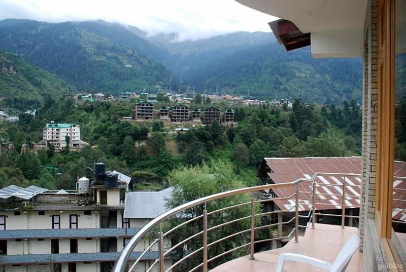 Hotel Uday Himalaya Manāli Exterior foto